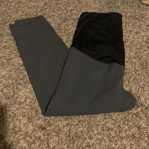 Maternity cropped leggings